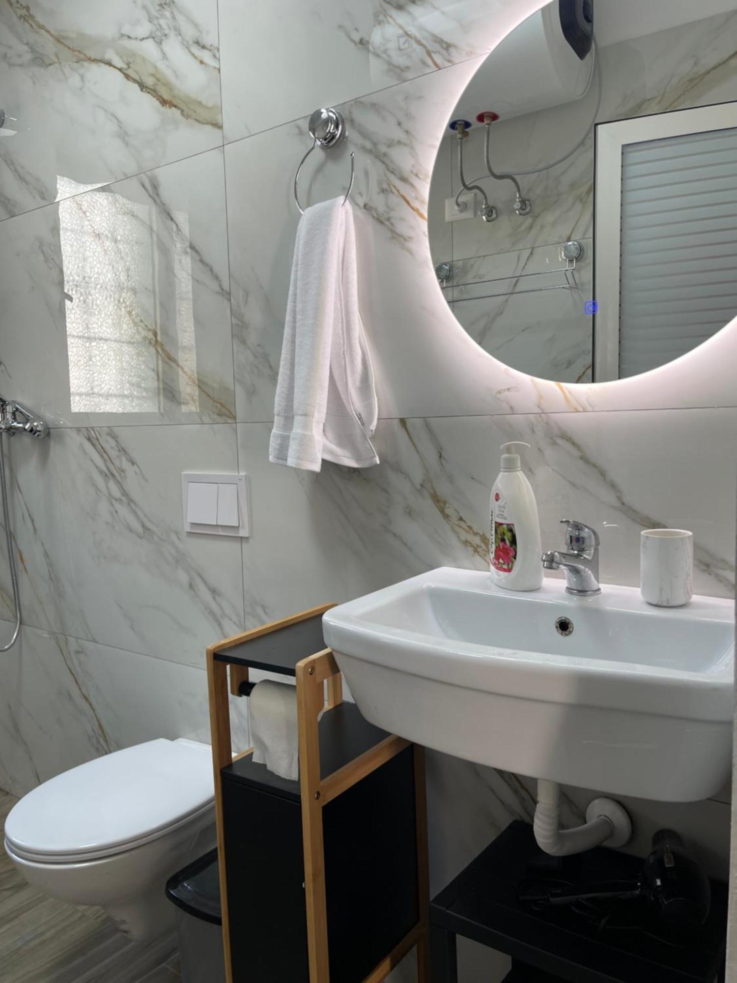 Sunny City Center Apartment Lezha Kültér fotó